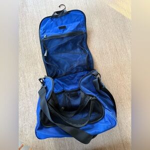 L.L. Bean Blue Travel cosmetic/toiletries Bag